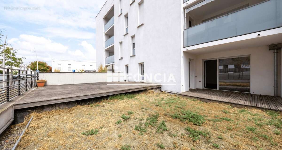 Appartement à BEAUZELLE