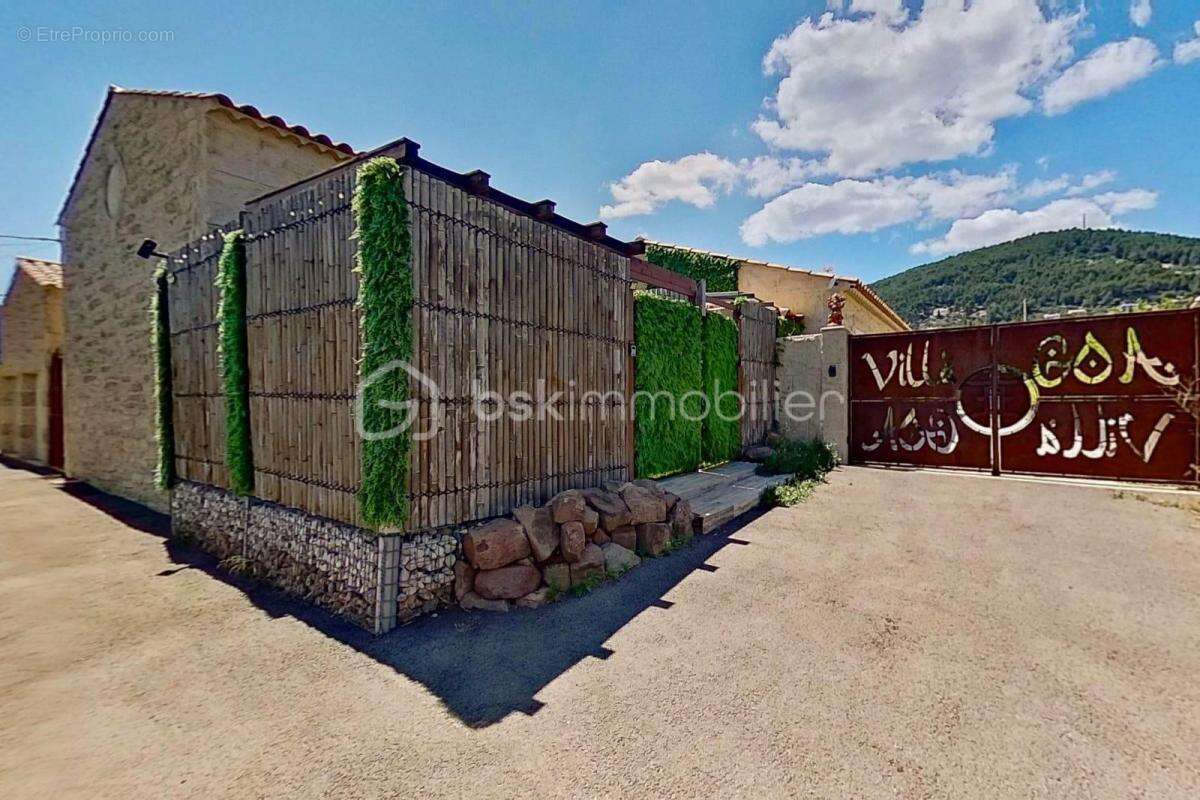 Maison à LA FARLEDE