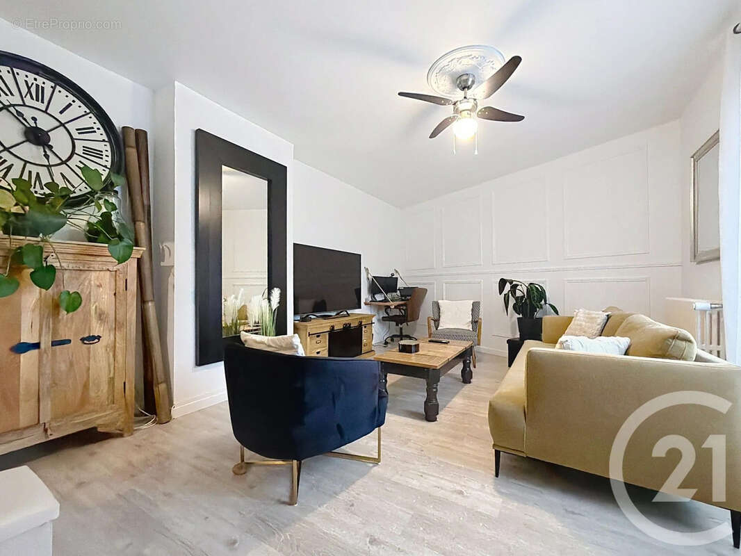 Maison à SAINTE-SAVINE