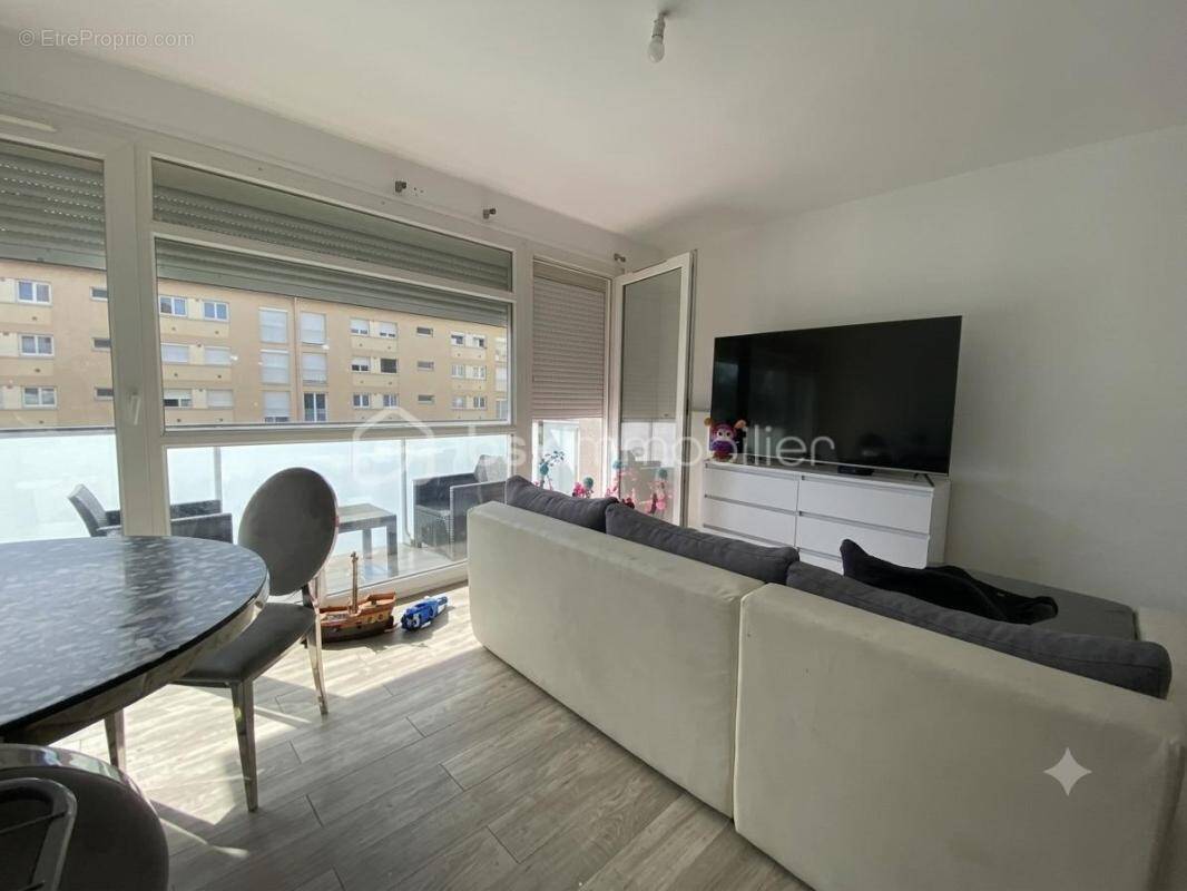 Appartement à PETIT-COURONNE