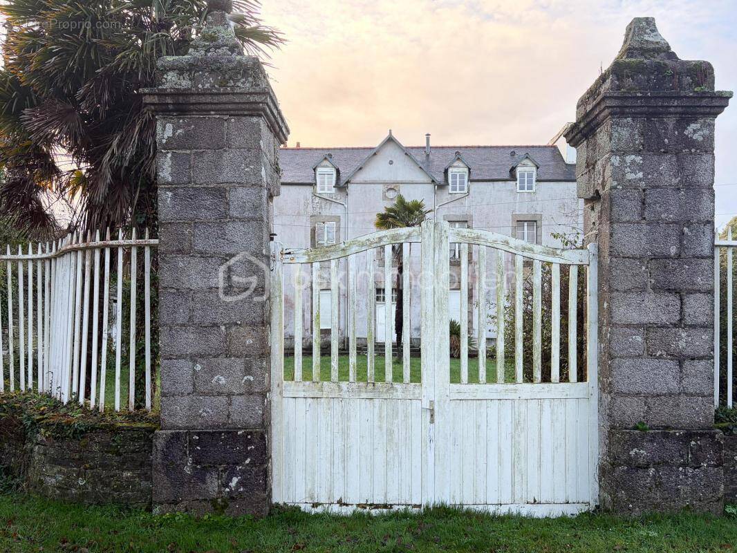 Maison à PLOUIGNEAU