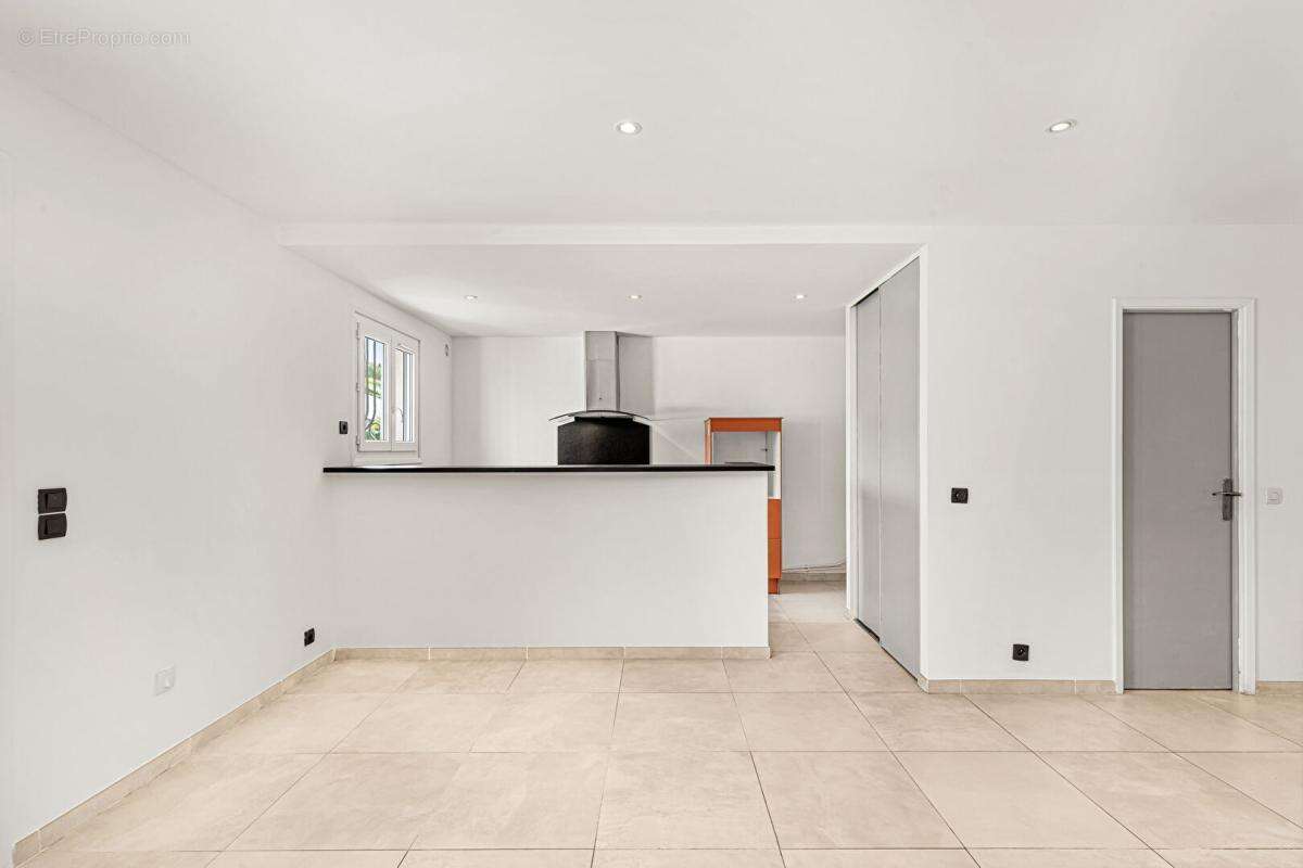 Appartement à PEYMEINADE