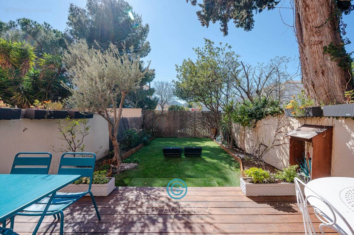 Appartement à MARSEILLE-9E