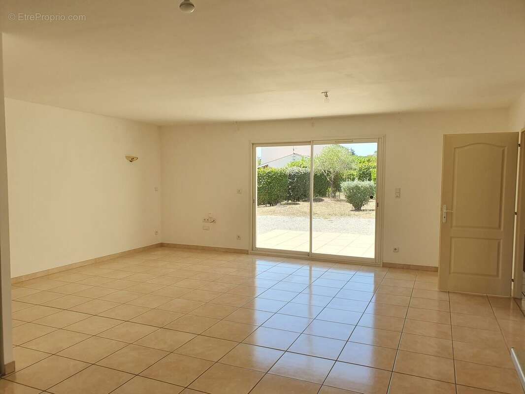 Maison 105 m² à Gemozac  - photo 2