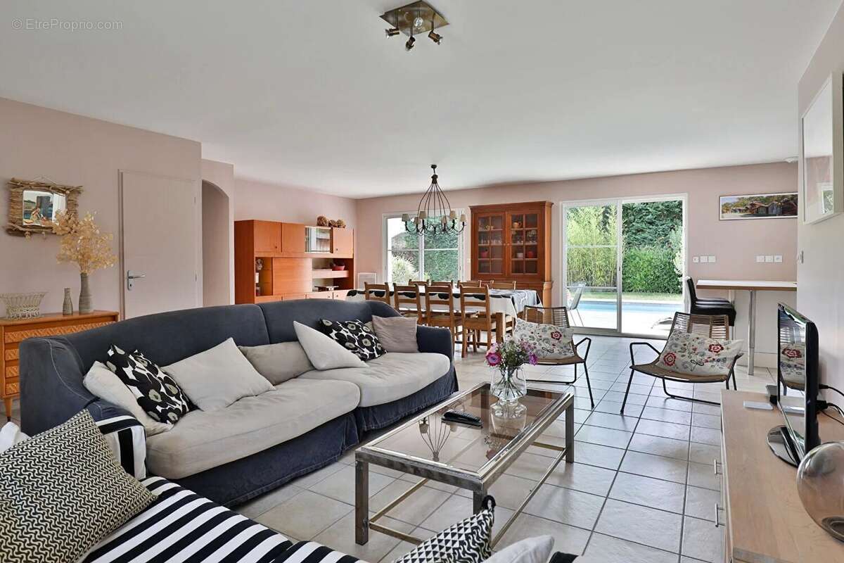 Maison à PARENTIS-EN-BORN