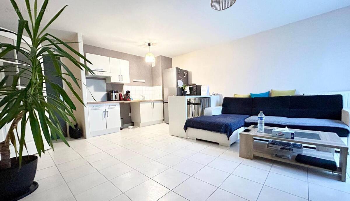   - Appartement à AVRILLE