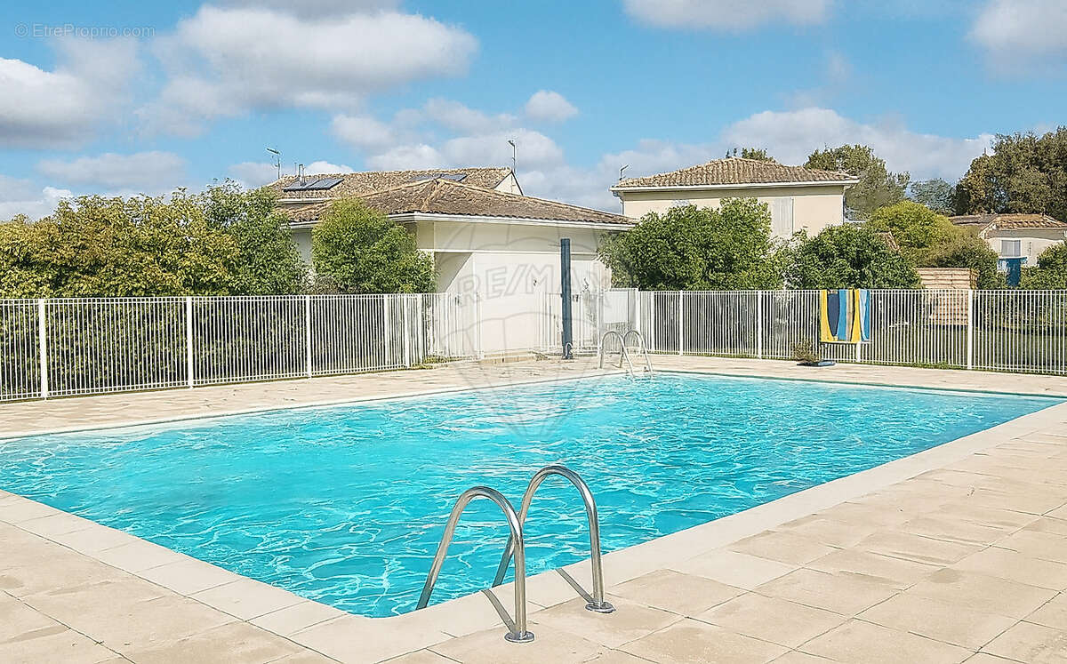 Appartement à PAREMPUYRE