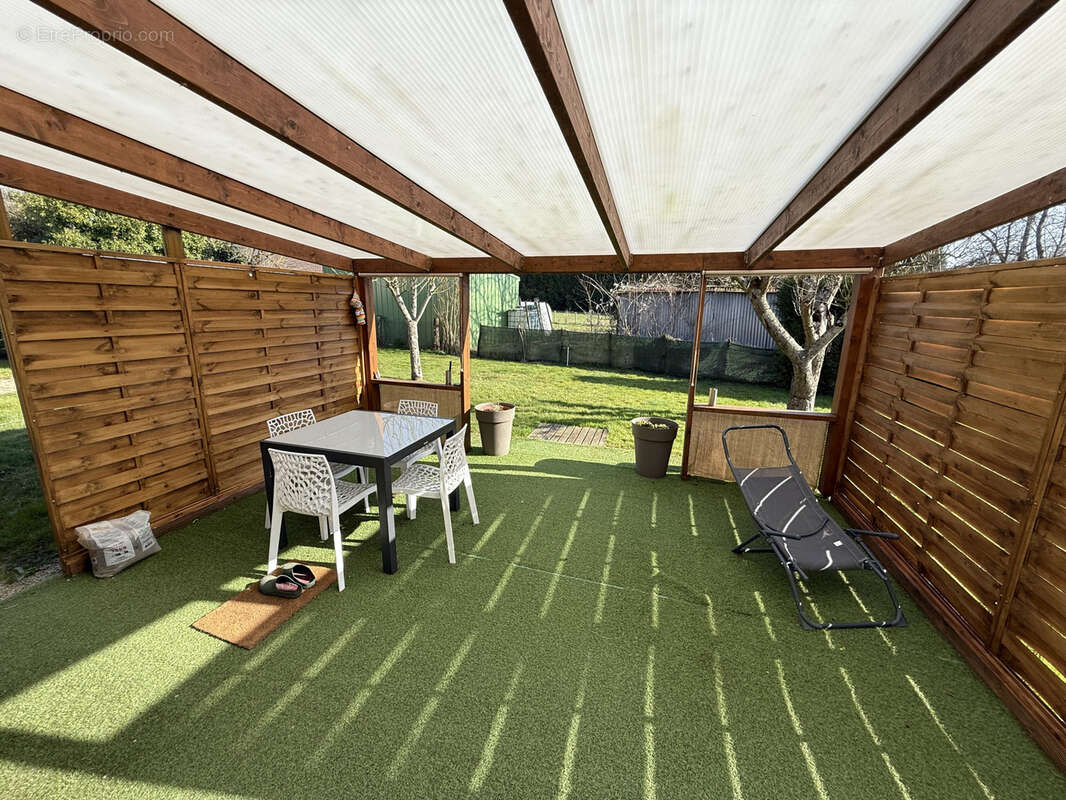 Maison à SAINT-VICTEUR