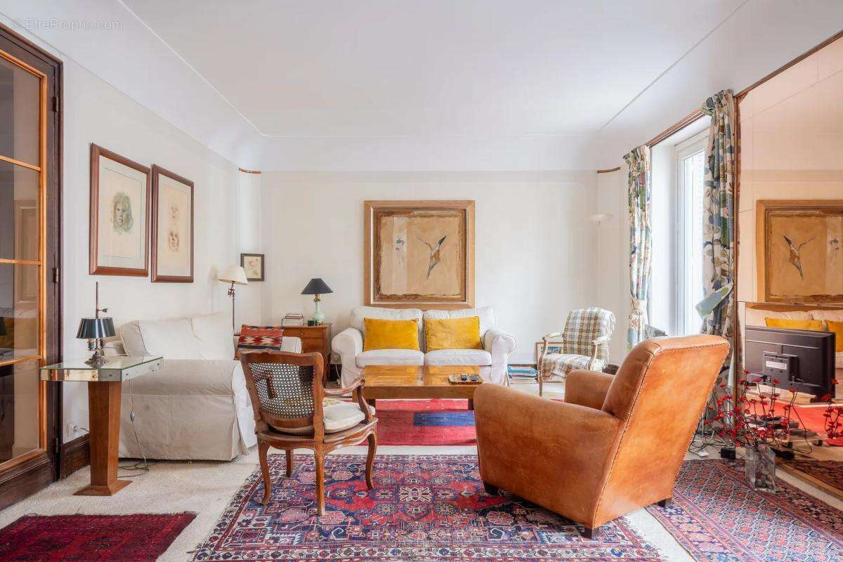 Appartement à PARIS-11E