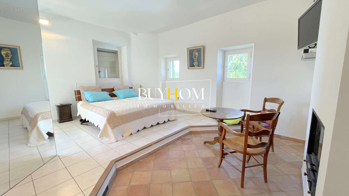 Maison 304 m² à Gordes  - photo 7