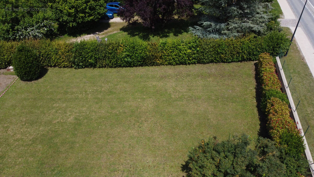 Terrain à MAREIL-LE-GUYON