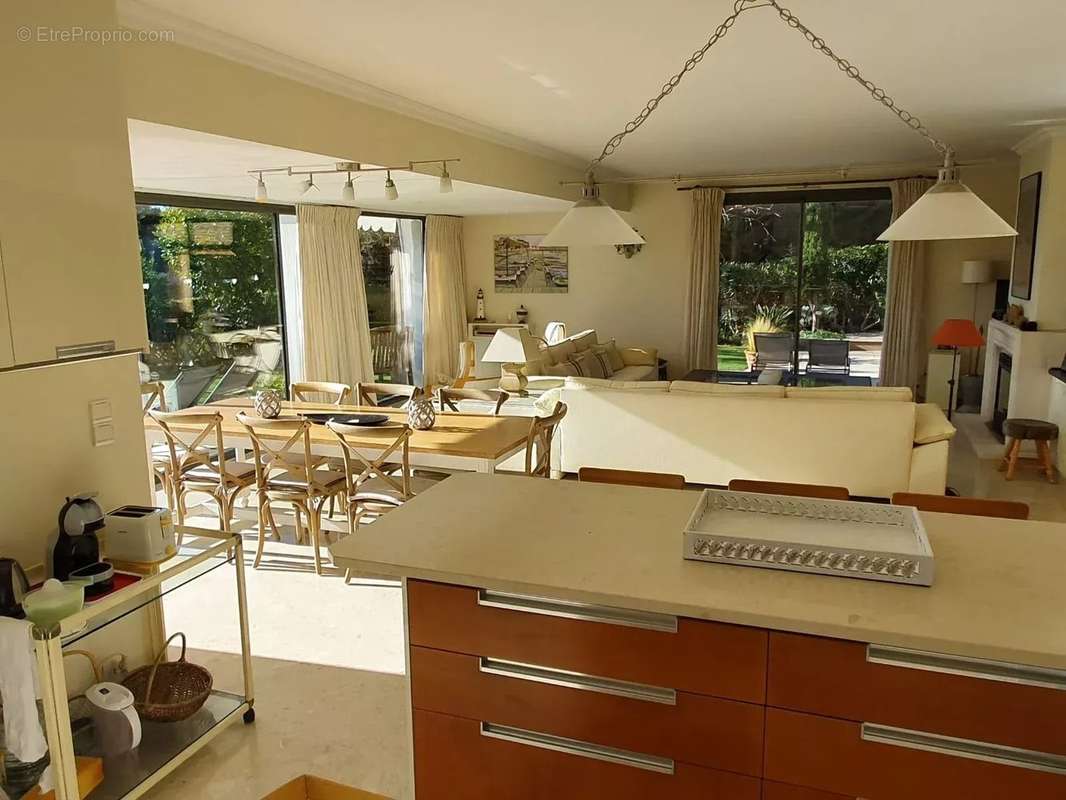 Maison à VILLENEUVE-LOUBET