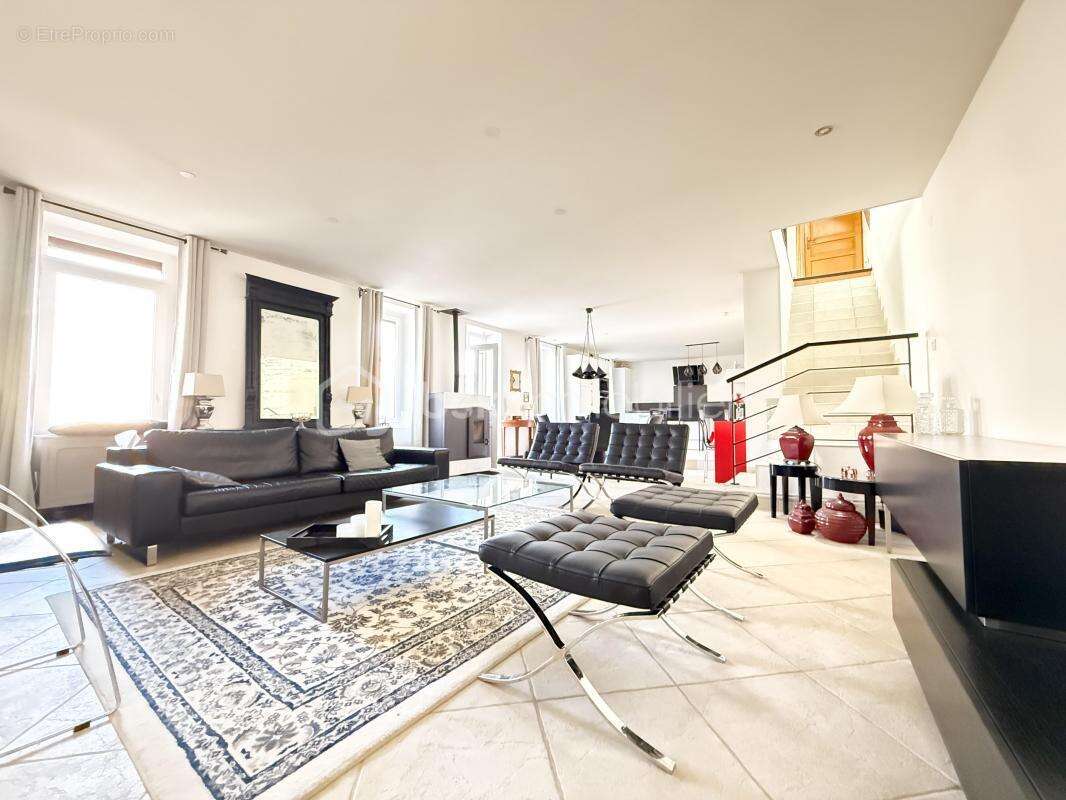 Maison à VELARS-SUR-OUCHE