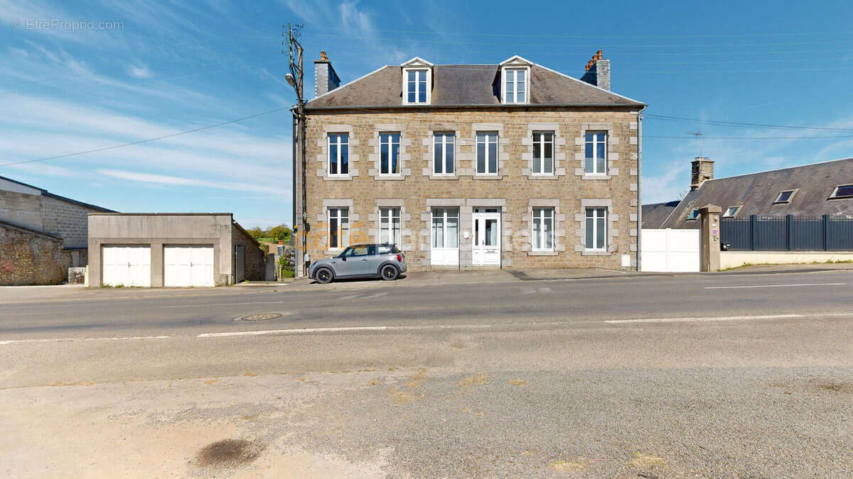 Maison à VILLEDIEU-LES-POELES