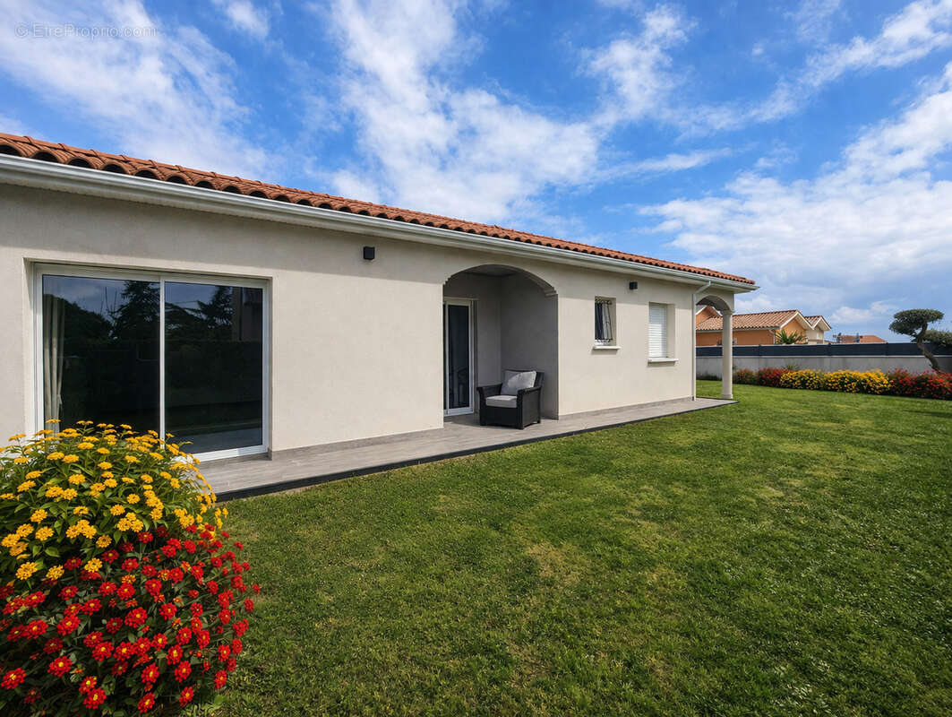 Maison à AGNIN