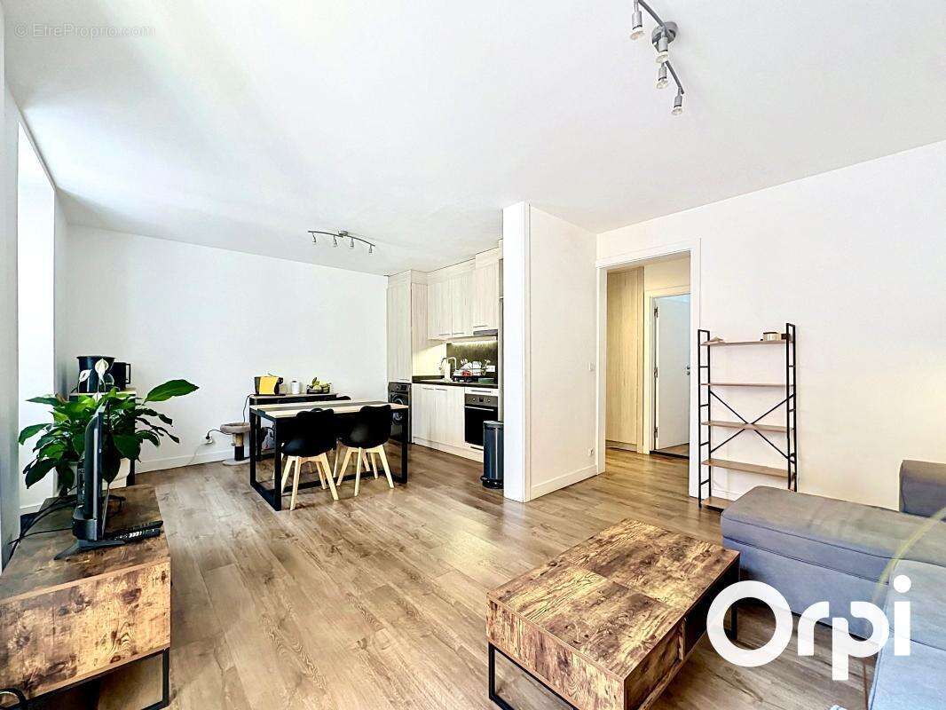 Appartement à SAINT-MARTIN-DU-VAR