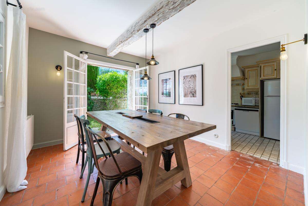 Grasse Saint Mathieu - Magnifique propriété composée de 2 maisons en pierre avec piscine - photo 9
