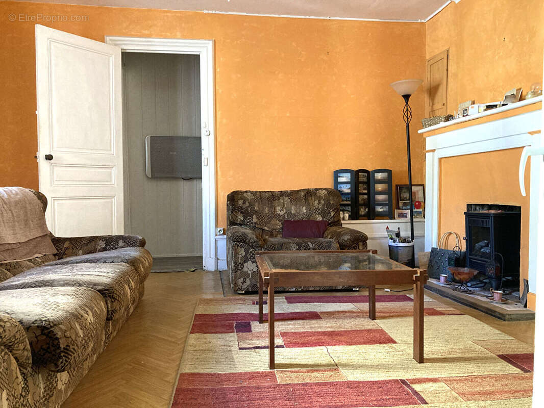 Maison à COULONGES-SUR-L'AUTIZE
