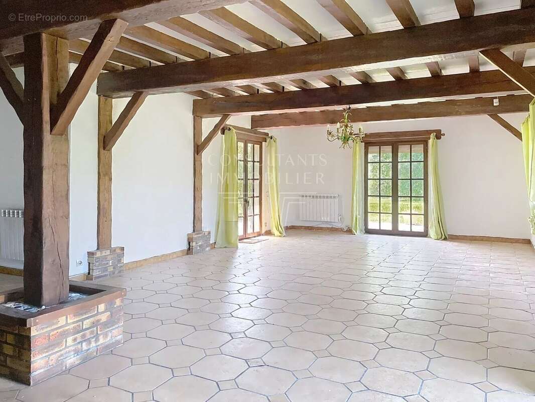 Maison à CORMEILLES