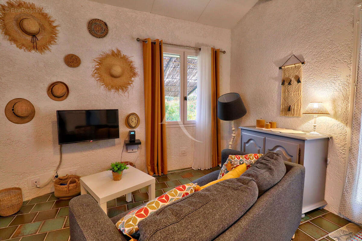 Maison à GREOUX-LES-BAINS