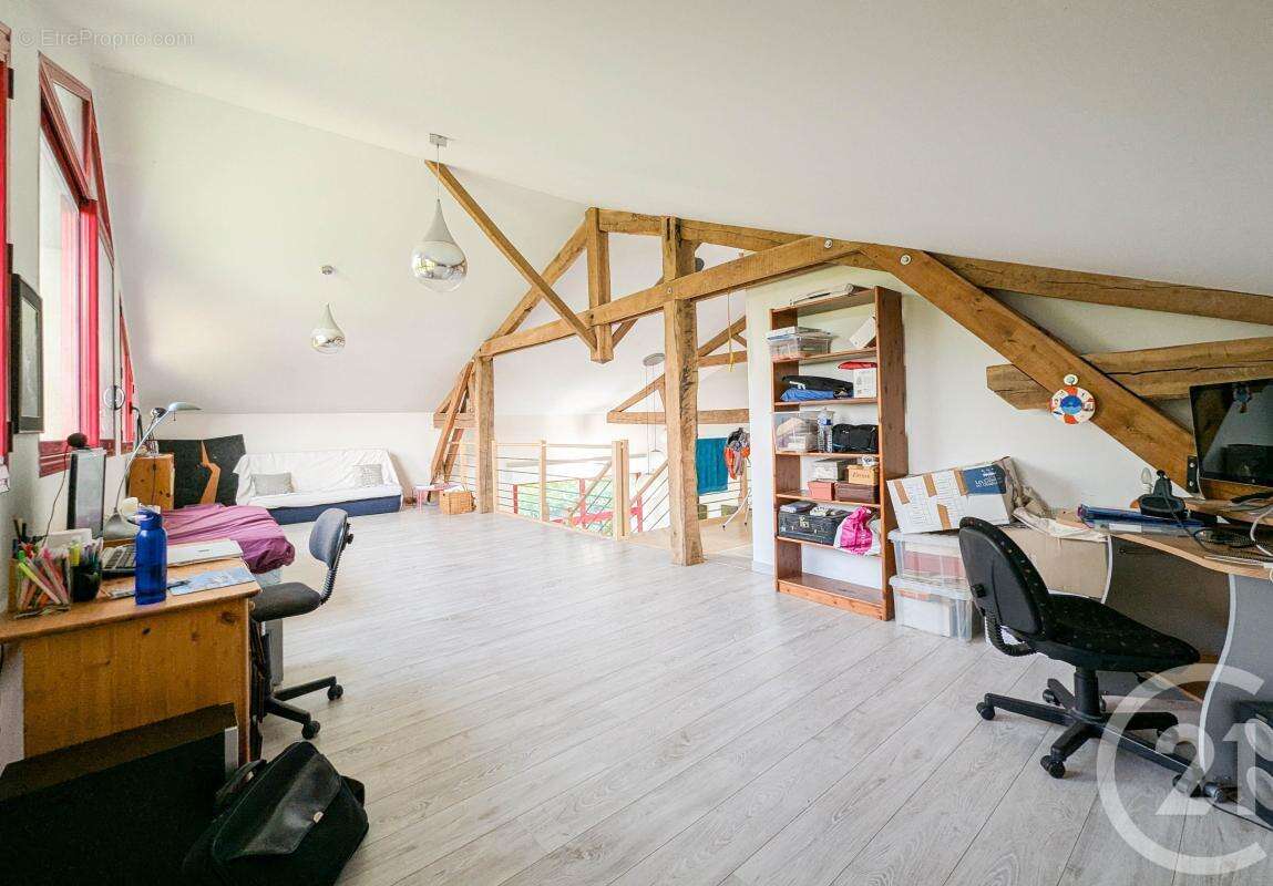 Maison à CHAILLAC-SUR-VIENNE