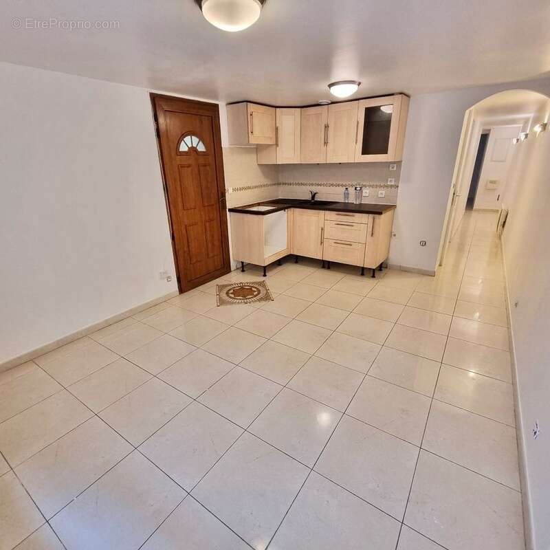 Appartement à LE MUY