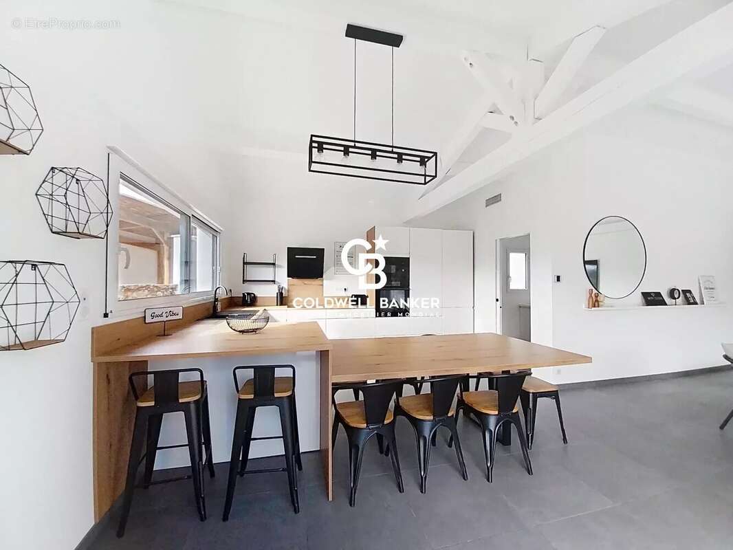 Maison à ROQUEBRUNE-SUR-ARGENS
