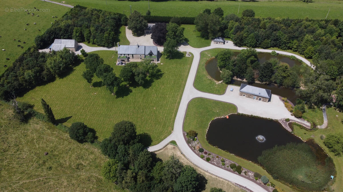 Maison à SAINT-SEVER-CALVADOS