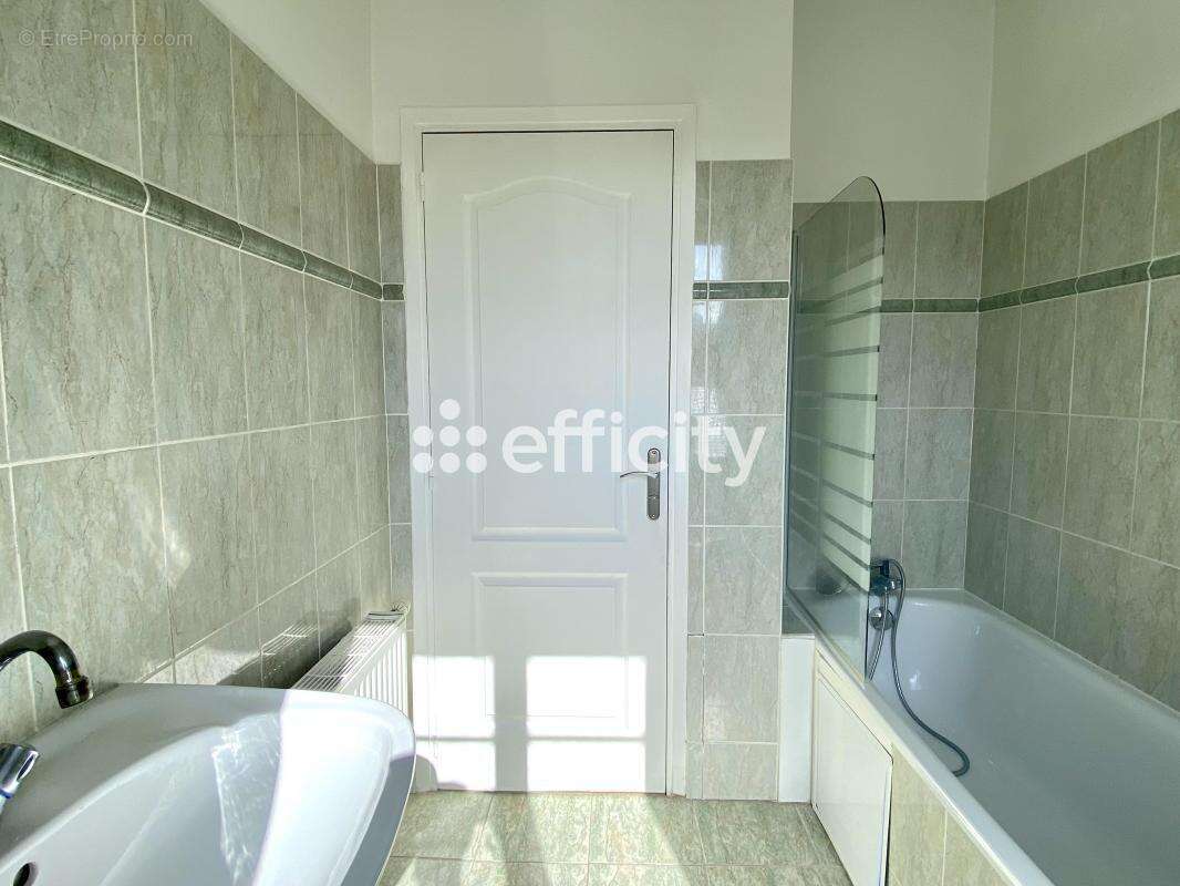 Maison à BERNES-SUR-OISE