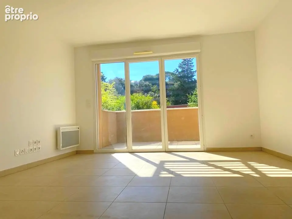 Appartement avec terrasse + garage fermé dans résidence récente ! - photo 2