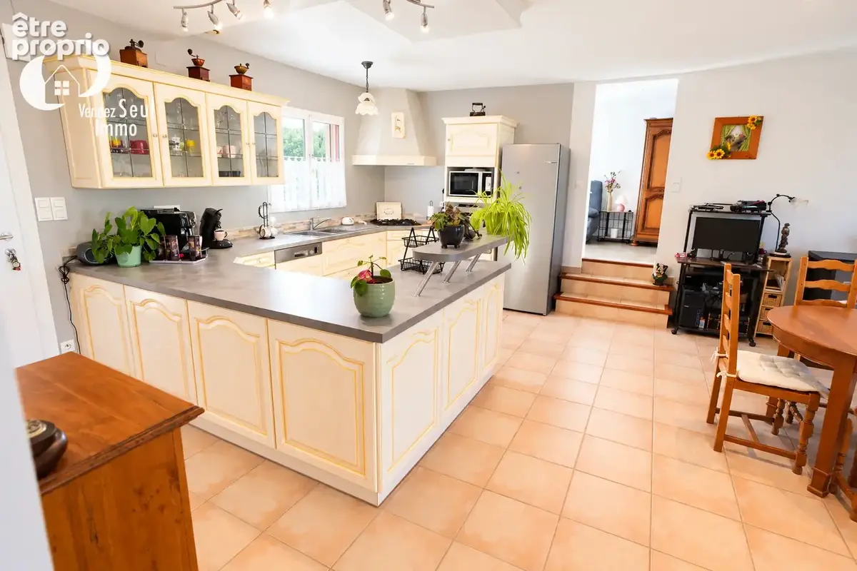 Villeneuve-de-Berg - Maison plain-pied - 99m2 - 4 Pièces - 1202m2 - photo 3