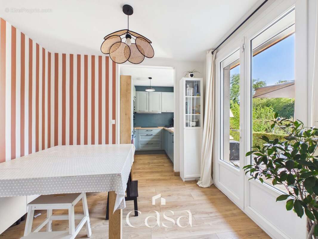 Maison 121 m² à Herouville-Saint-Clair  - photo 4