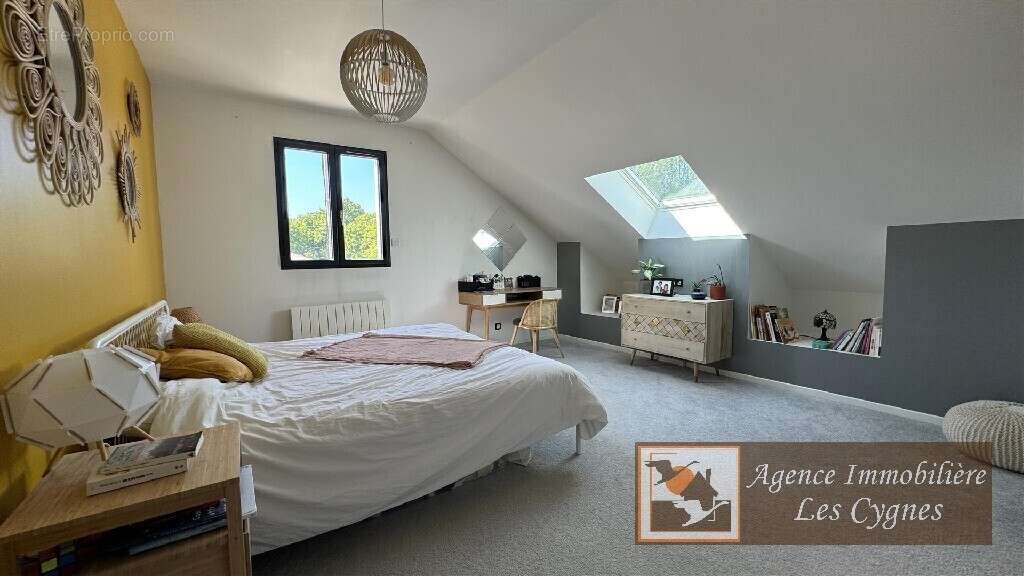 Maison à FONTAINE-LE-PORT