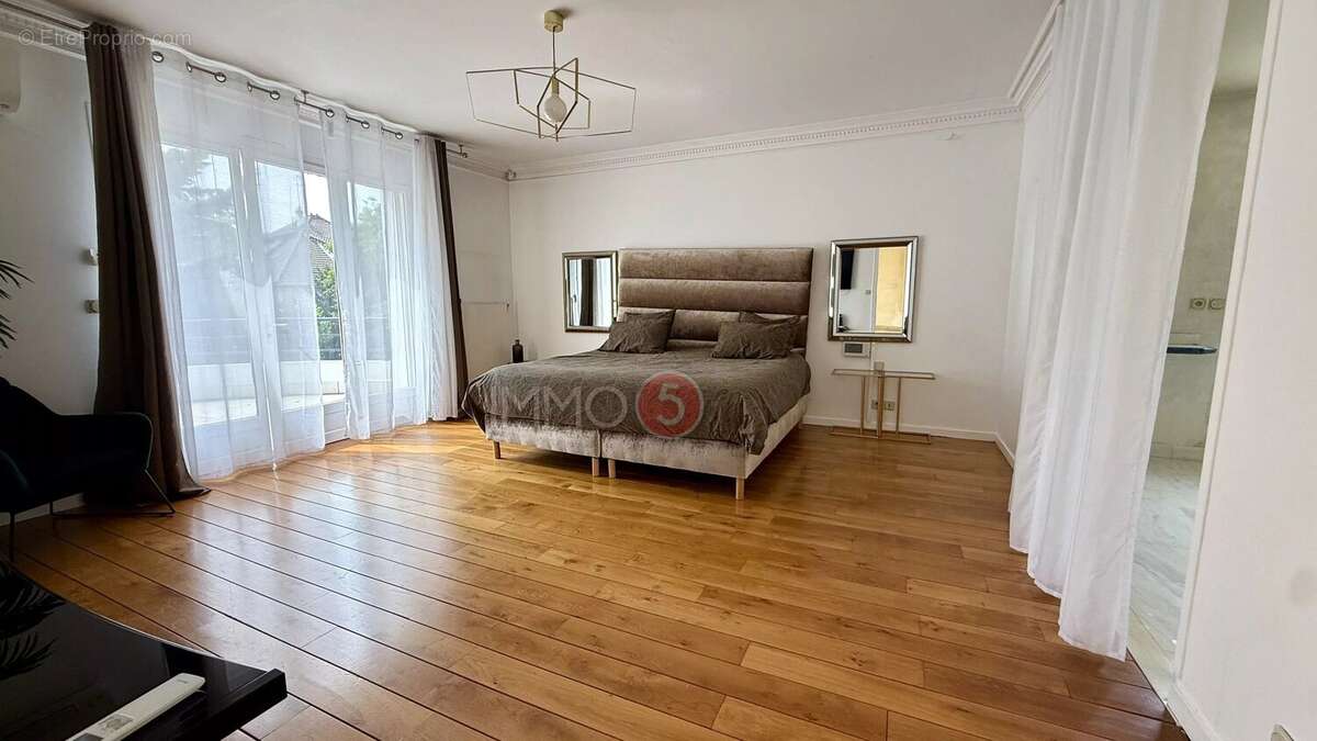 Maison à LE RAINCY