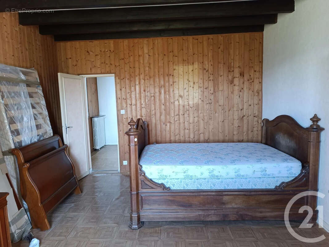 Maison à COUTRAS