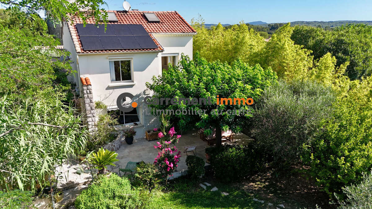 Maison à SAINT-CLEMENT-DE-RIVIERE