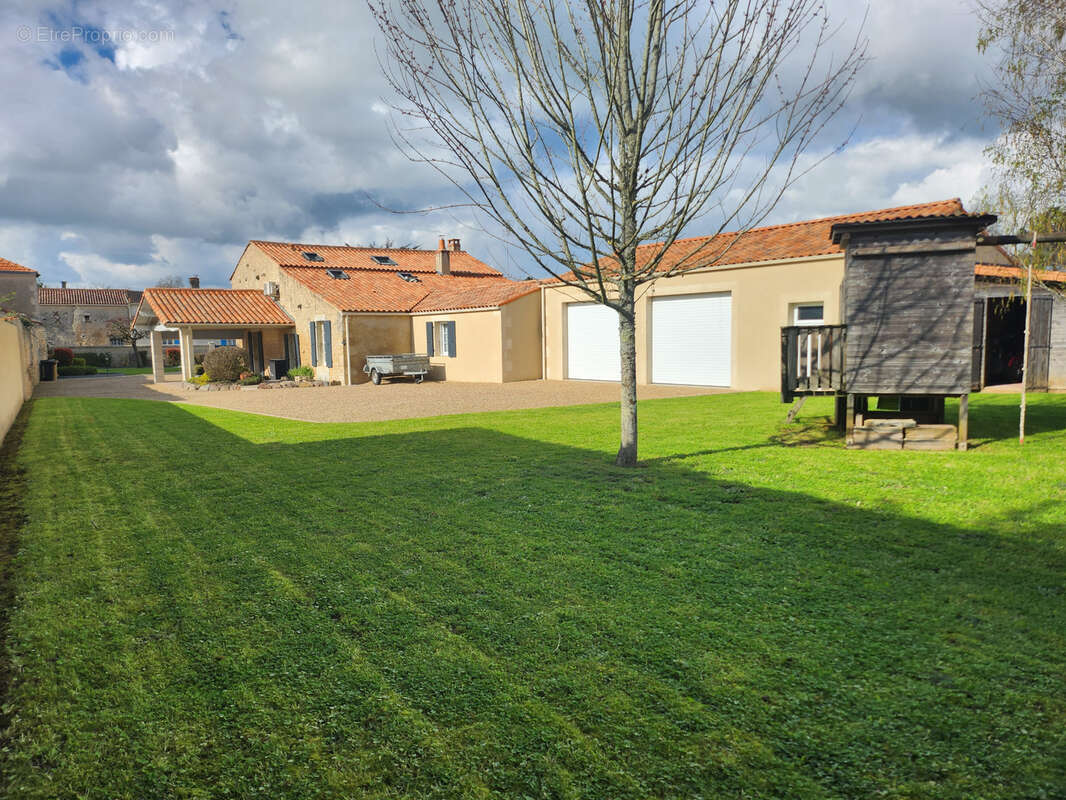 Maison en pierre coup de cœur avec 6 chambres et double garage - photo 3