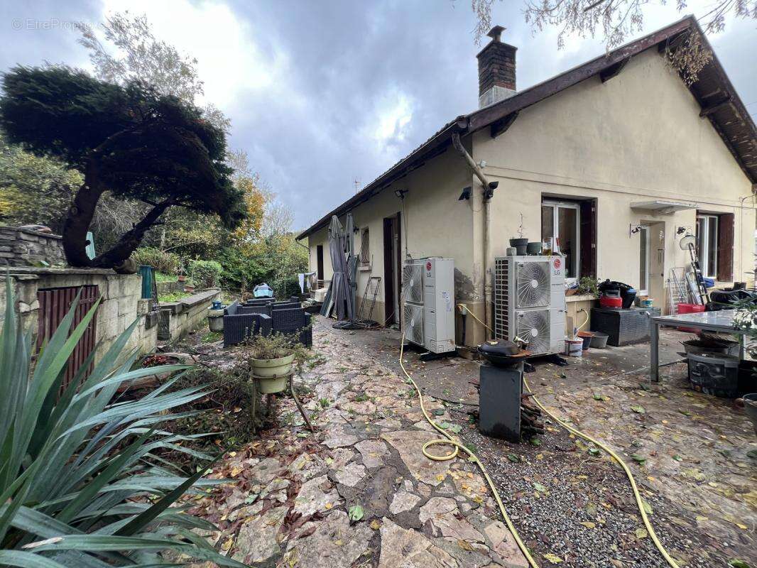 Maison à DECAZEVILLE