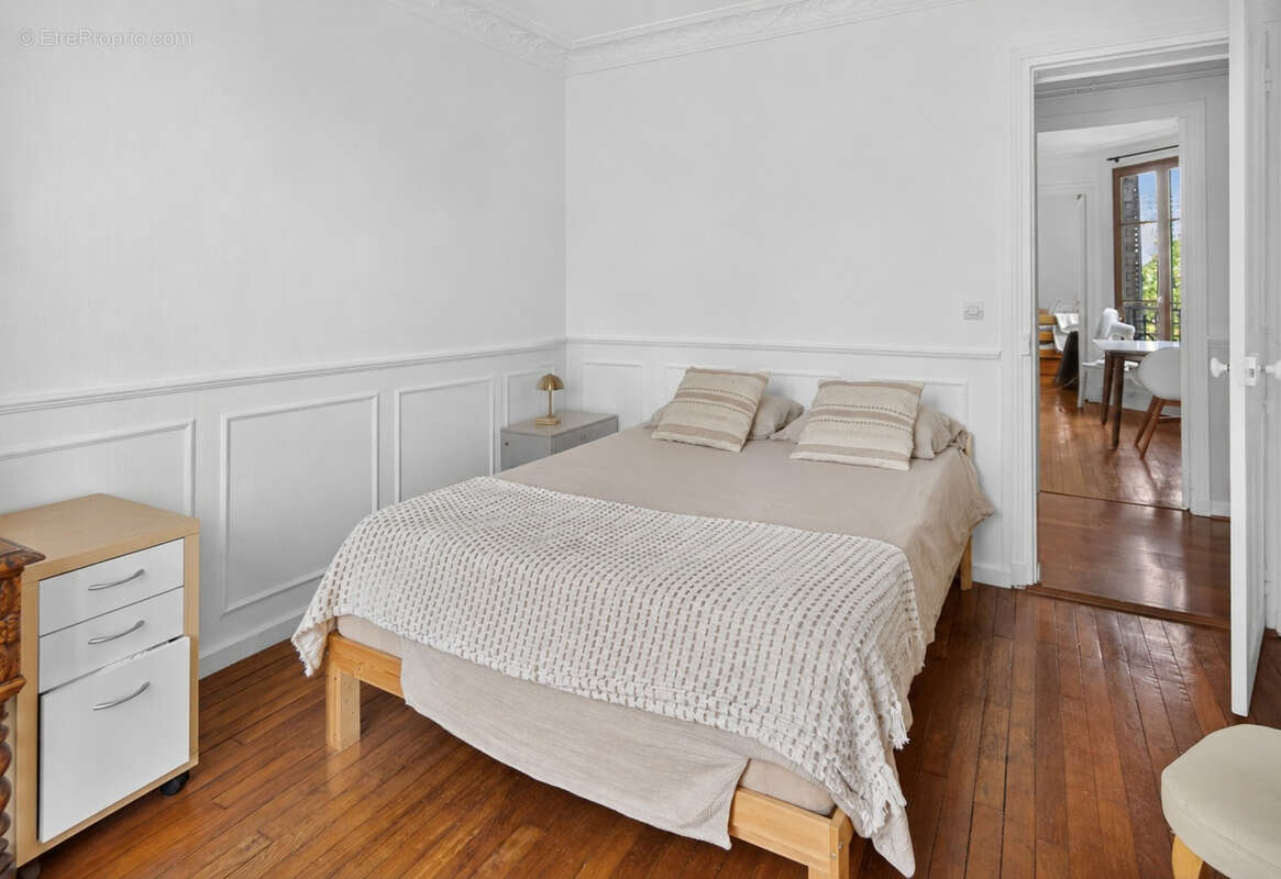 Appartement à COURBEVOIE