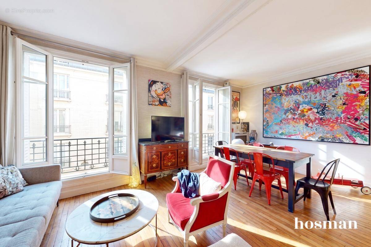 Appartement à COURBEVOIE