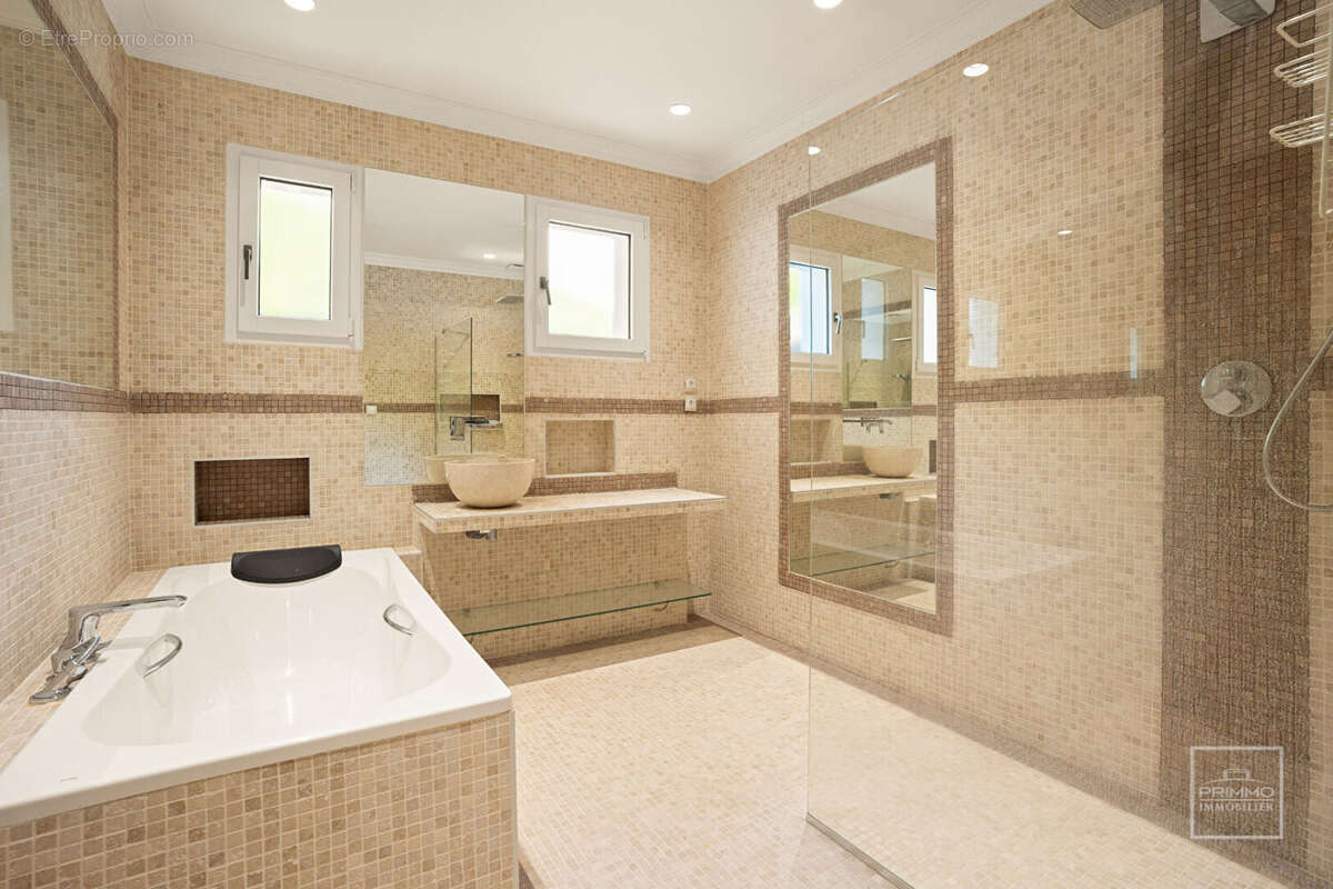 Maison à SAINT-CYR-AU-MONT-D'OR