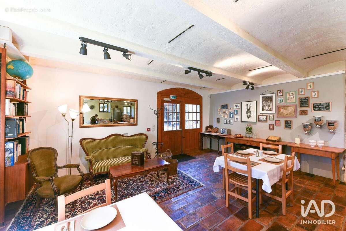 Photo 9 - Commerce à CHABRILLAN