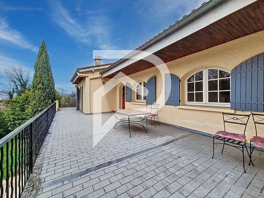 Maison à MONTELIMAR