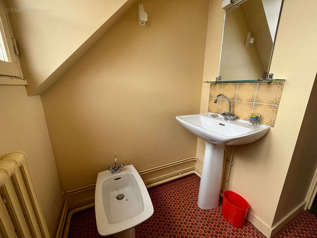 Maison à BRINON-SUR-SAULDRE