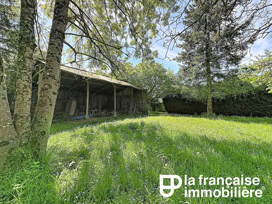 Terrain à ERCE-PRES-LIFFRE