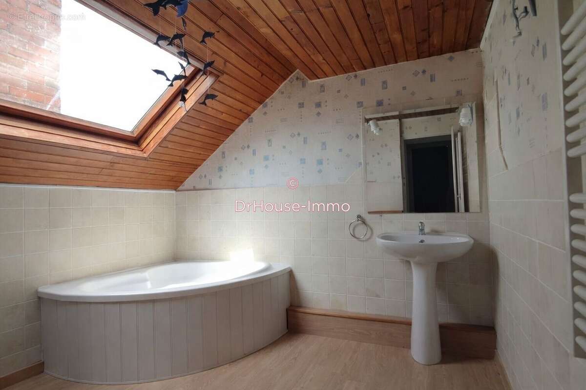 Maison 9 pièces 133 m² à vendre à Availles-Limouzine (86460) - photo 7