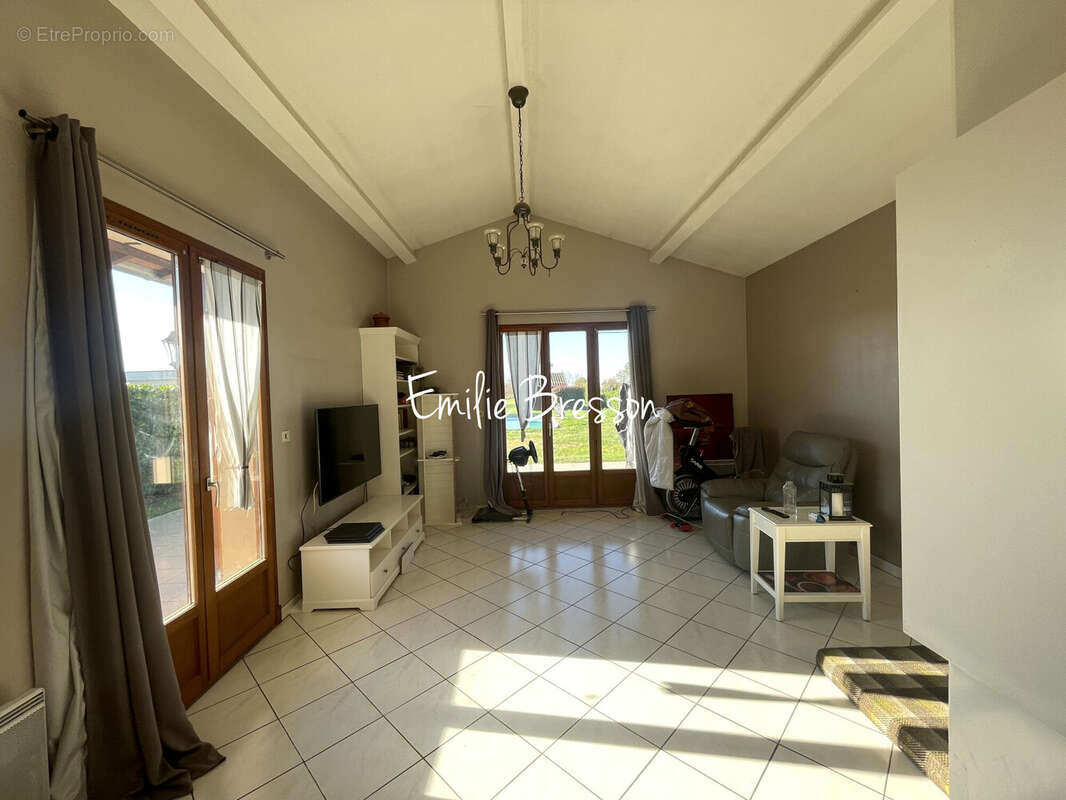 Maison 110 m² à Gaillac  - photo 7