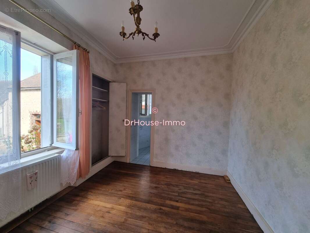 Maison à GY-LES-NONAINS