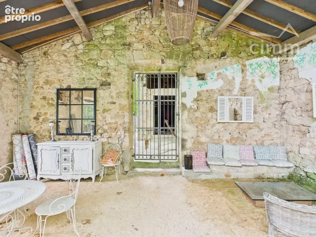 Bâtisse historique entièrement rénovée en chambres d'hôtes de standing (Sud Ardèche) - photo 22