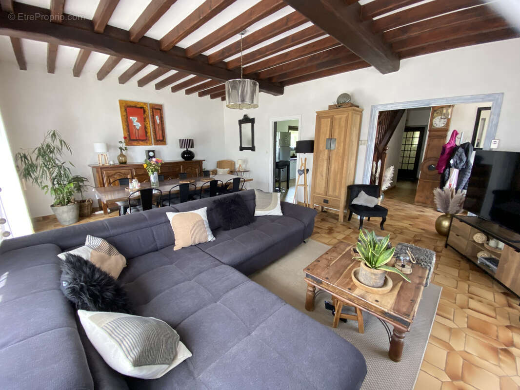 Maison à OUCHES
